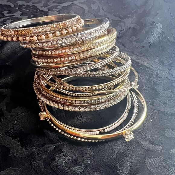 An Armful of Sparkly, Shiny Bangles - Picture 4 of 8